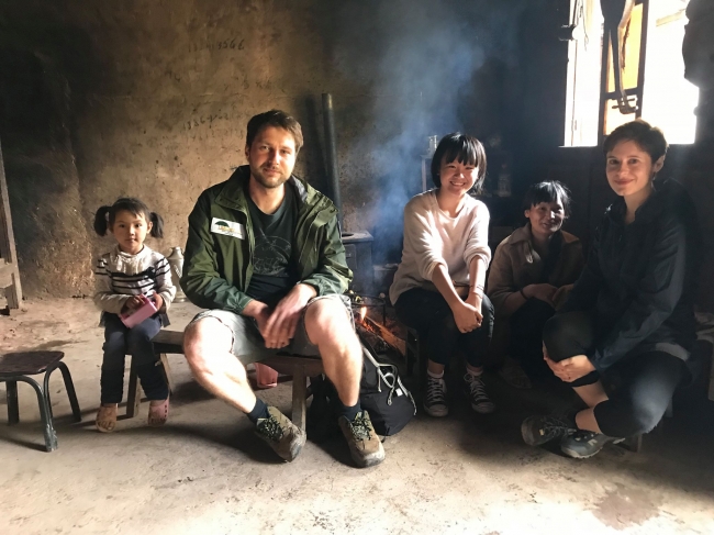 Mr. Lukasz with Anna-Paola Pola (UNESCO-WHITRAP) at a local household in Laojun Mountains